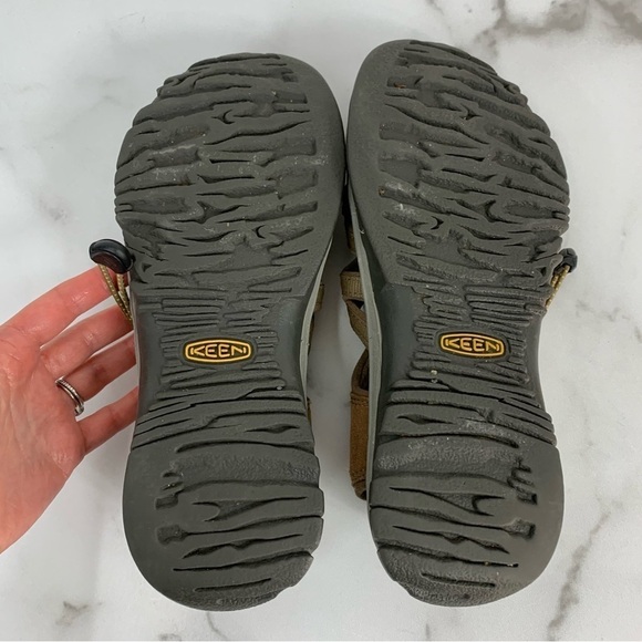 KEEN Brown Whisper Adjustable Outdoor Comfort Hiking Sandals 12 main image 4